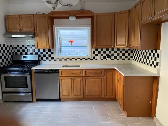 Foto del edificio - 304 Fulton Ave