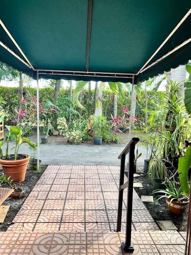 Photo - Southwest 97th Avenue, Miami, FL 33165 - 3 BR 2 BA single-family home