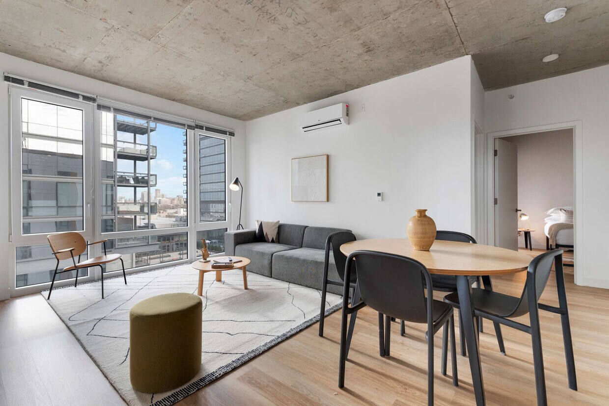 Foto principal - 853 W Blackhawk St