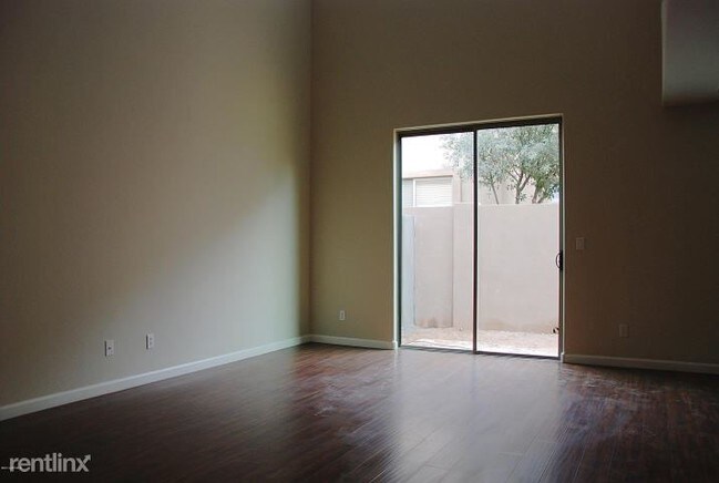 Building Photo - 4820 E Virginia Ave