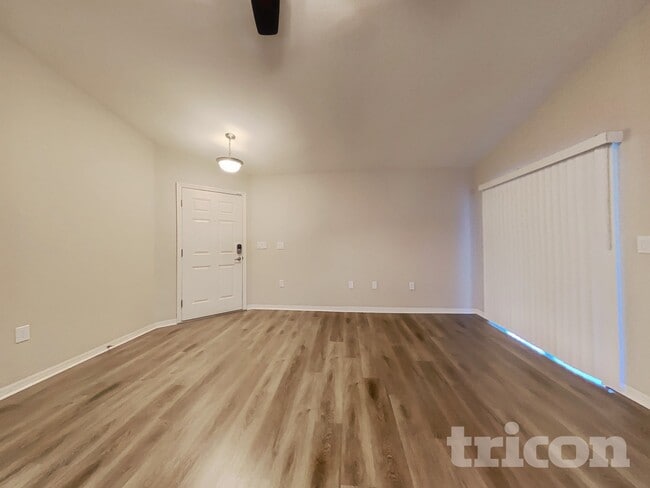 Building Photo - 505 Interlock St