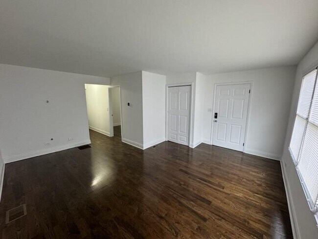 Foto del edificio - 7507 W. 58th St.