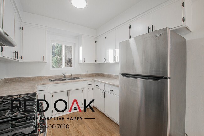 Foto del edificio - 1115 W 111th St