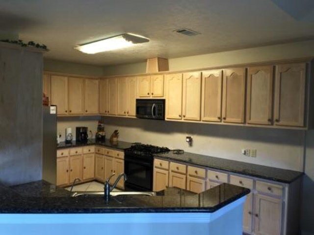Building Photo - 7700 Oakmont Dr