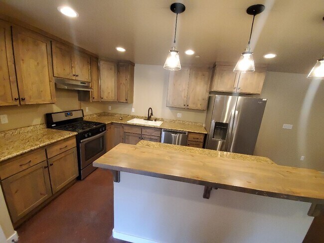 Foto del edificio - 6326-6328 Lee Ann [PRM: Andrew] (2)