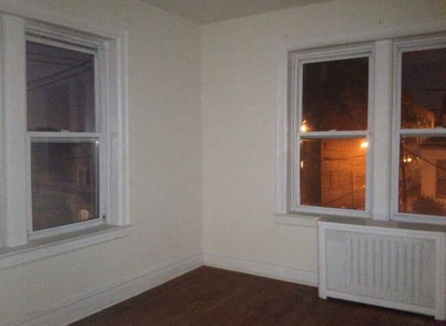 Building Photo - 324 Liberty Ave