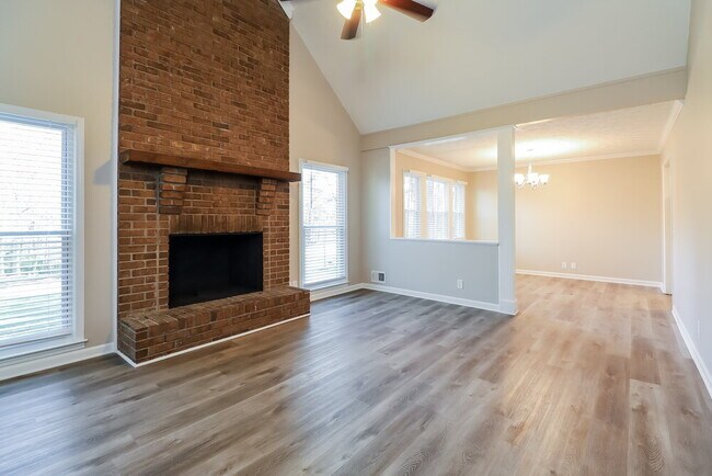 Foto del edificio - 2186 Lost Forest Ln SW