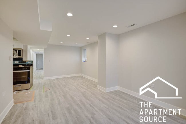 Building Photo - 2935 N Lawndale Ave