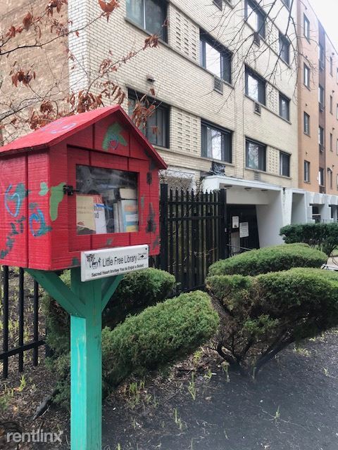 Foto del edificio - 1 br, 1 bath Apartment - 6211 N Winthrop Ave
