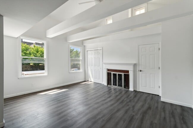 Building Photo - 146 Nassau St