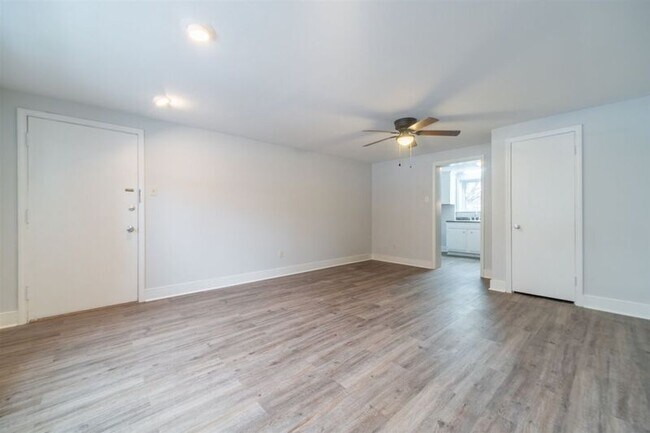 Foto del edificio - 4030 Forest Hill Ave