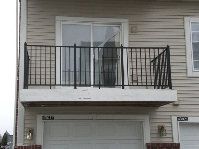 Building Photo - 43042 Burlington Dr