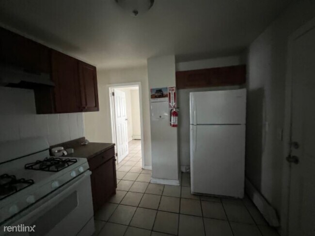 Building Photo - 5 br, 1 bath House - 329 Myrtle Ave