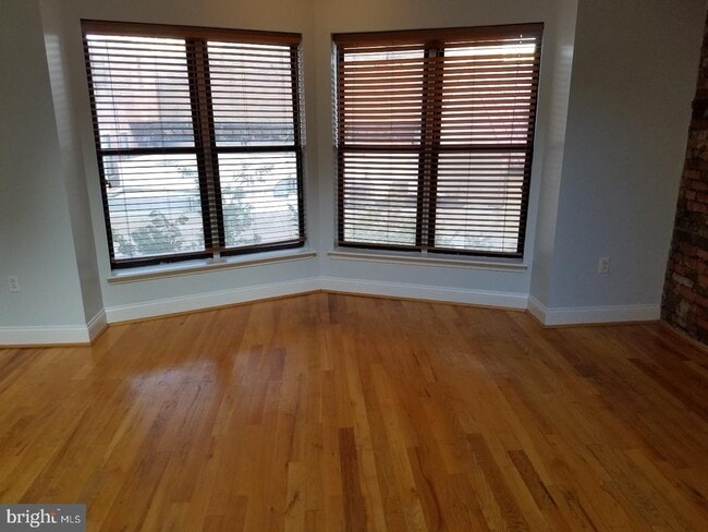 Building Photo - 104 S 13th St