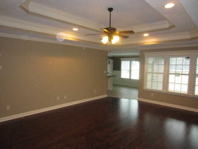 Building Photo - Beautiful home in the Nelson Hill Subdivision