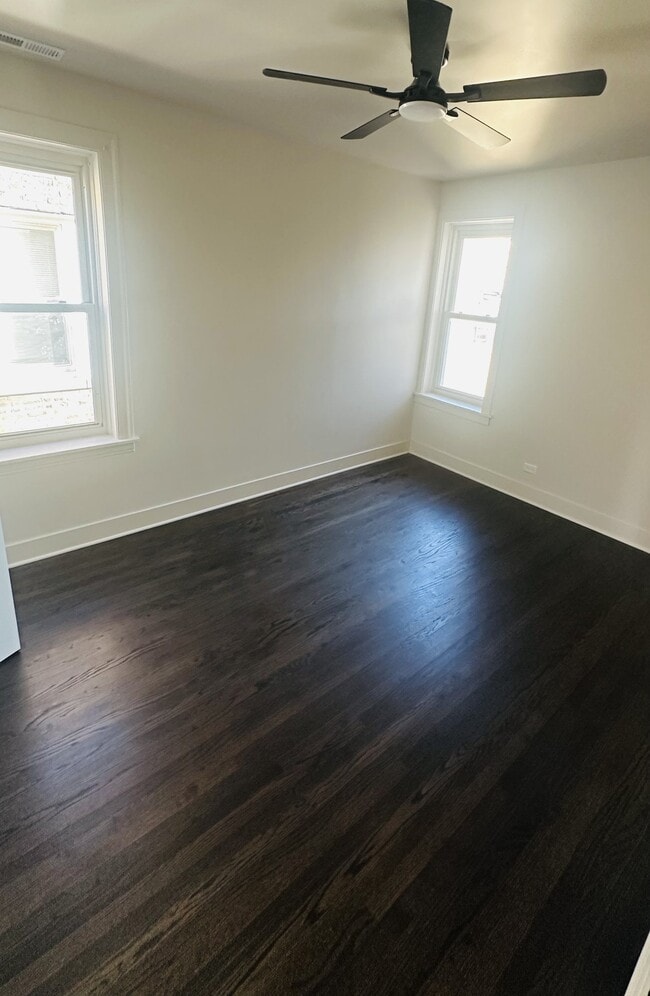 Building Photo - 8220 S Eberhart Ave