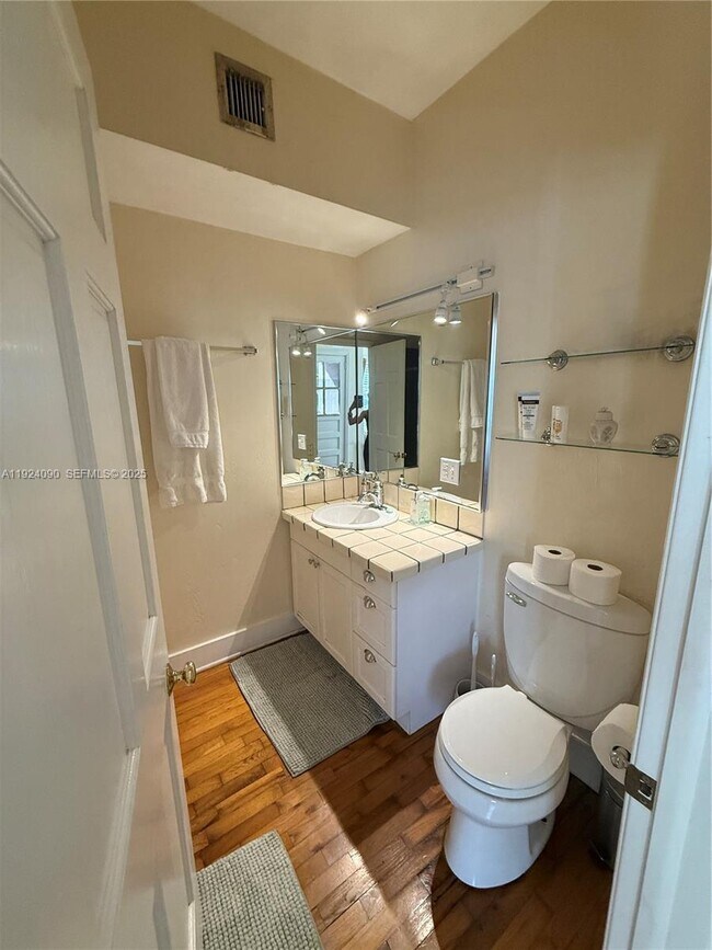 Foto del edificio - 1550 Jefferson Ave