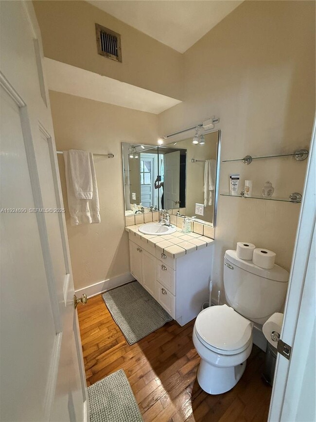 Building Photo - 1550 Jefferson Ave