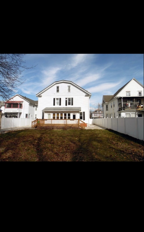 Building Photo - 211-213 Montgomery Ave