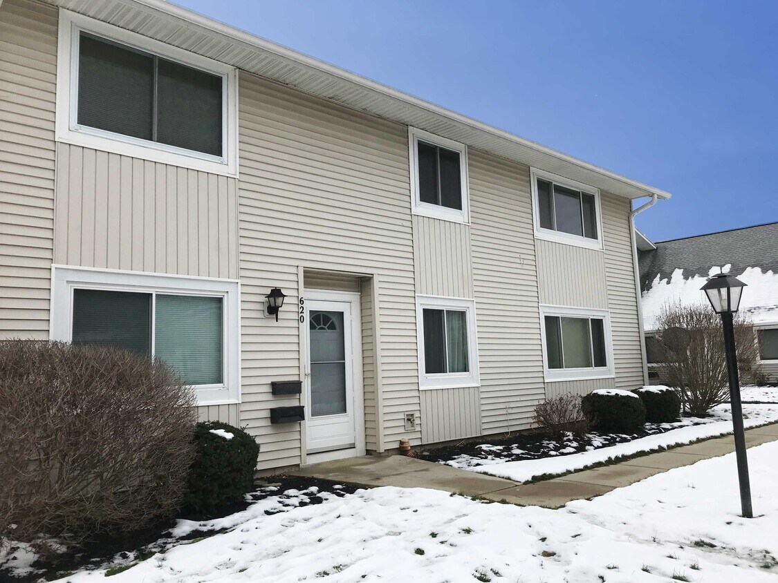 Foto principal - 620 Eastbrooke Ln