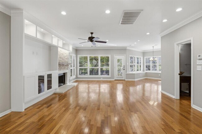 Building Photo - 5813 Miramonte Dr
