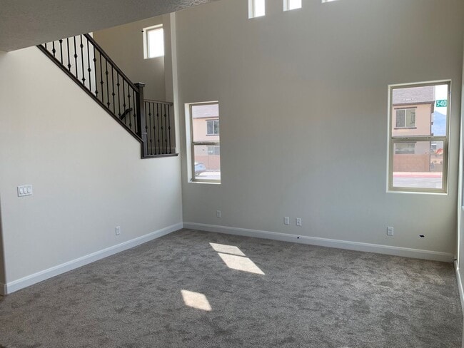 Building Photo - Townhome in Hurricane