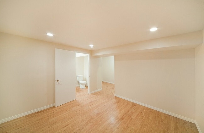 Photo du bâtiment - Elmwood Townhomes