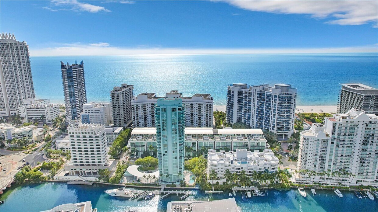 Primary Photo - 6000 Collins Ave