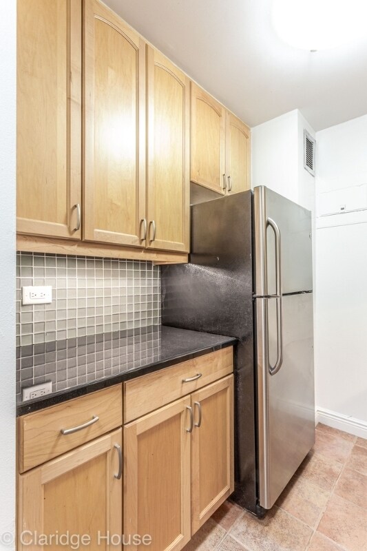 Building Photo - 202 E 87th St