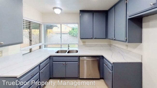 Building Photo - 4 br, 2 bath House - 824 S Lassen Ave