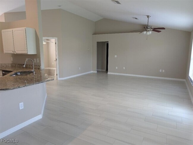 Foto del edificio - 3002 SW 7th Pl