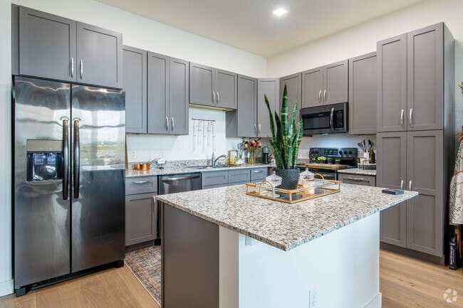 1BR, 1BA - 789SF - RI Apartments