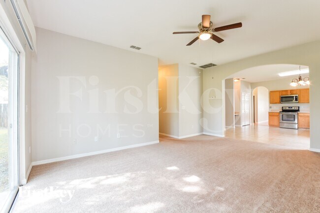 Foto del edificio - 2530 Dwyer Ln