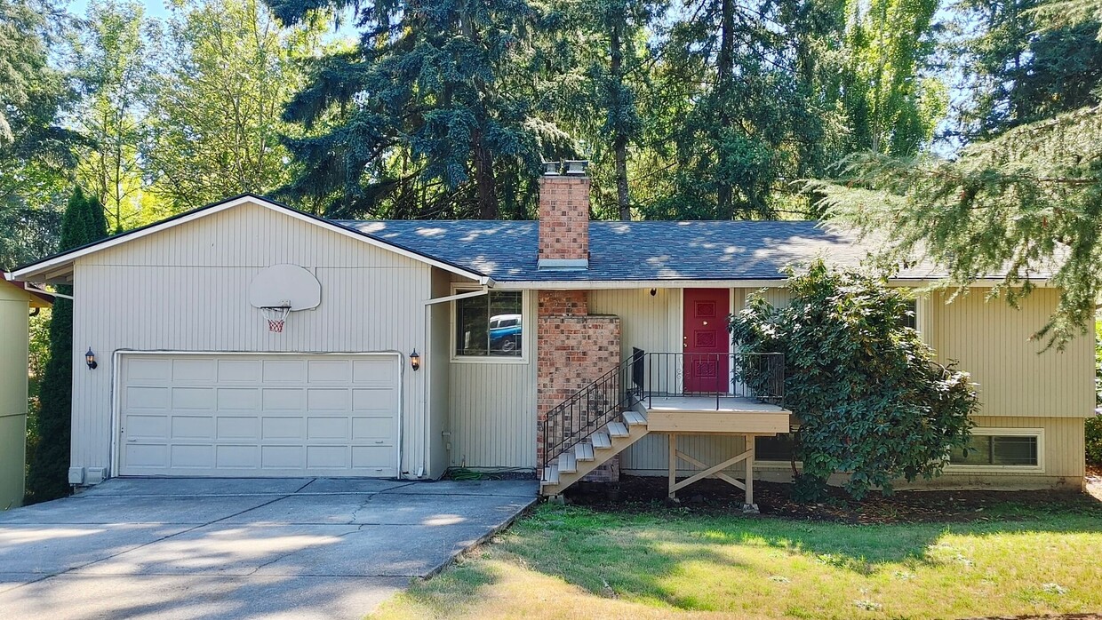 Primary Photo - **$500 OFF FIRST FULL MONTH'S RENT** Amazi...