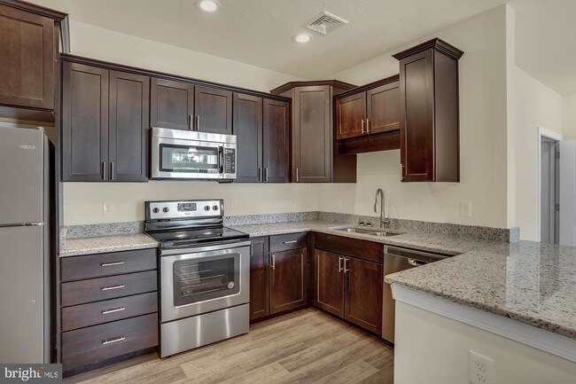 Building Photo - 8205 Hudson Ct