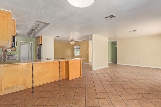 Building Photo - BEAUTIFUL TEMPE HOME WITH POOL!