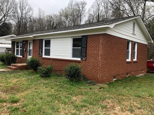 Building Photo - 2900 Edsel Pl