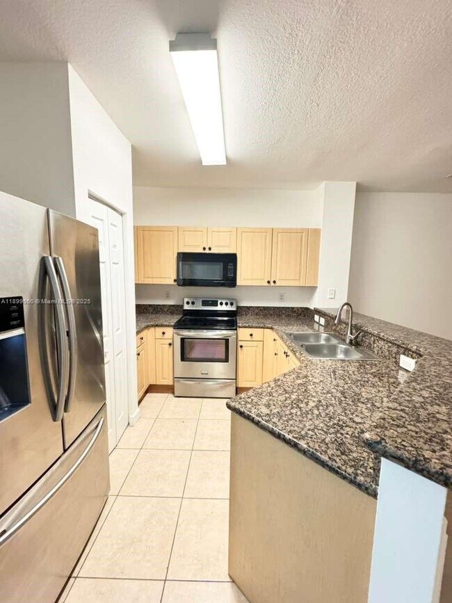 Building Photo - 2962 NW 35th Ave