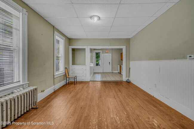 Building Photo - 417 Taylor Ave