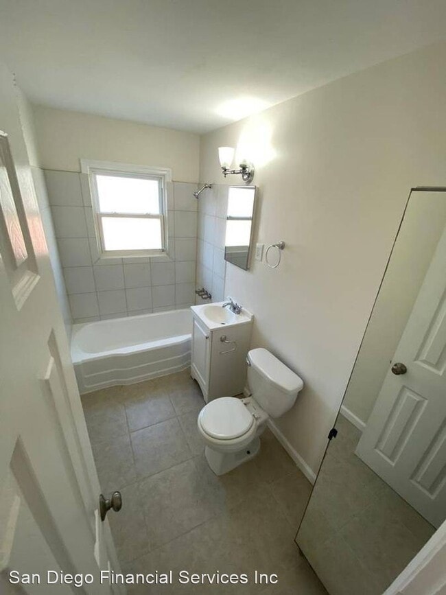 Building Photo - 1 br, 1 bath House - 2033 E. 8th St.