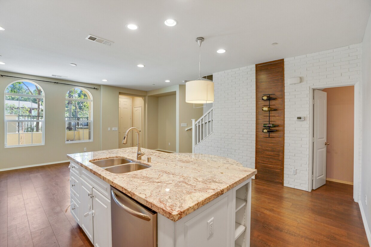 7247 Lumasina Ct, Rancho Cucamonga, CA 91739 Townhome Rentals in