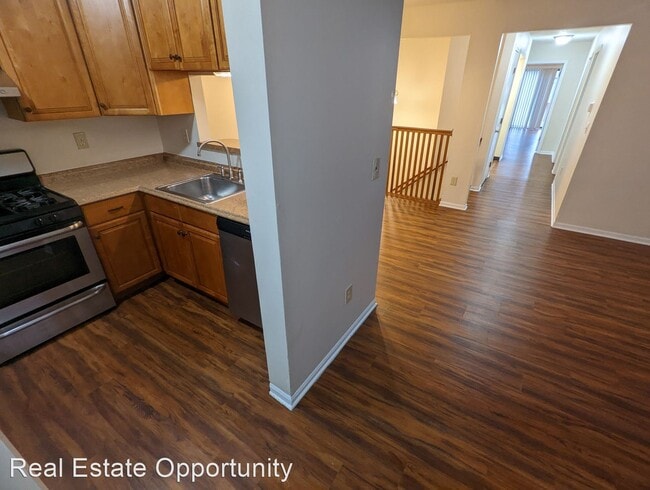 Building Photo - 3 br, 3 bath House - 1750 Rock Creek Dr