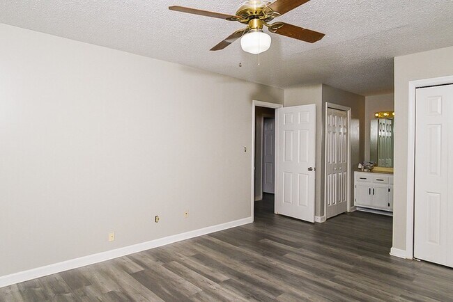 Foto del edificio - Fantastic 4 Bedroom Home