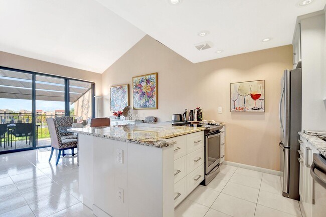 Foto del edificio - 755 Dotterel Rd