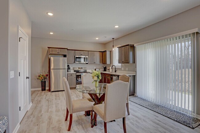 Foto del edificio - New-Willow Cascades Townhomes!
