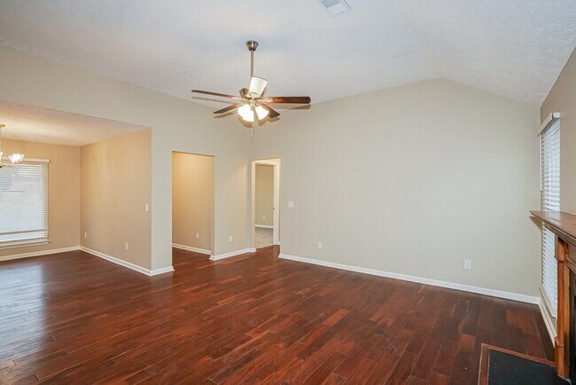 Foto del edificio - 411 Randall Ln