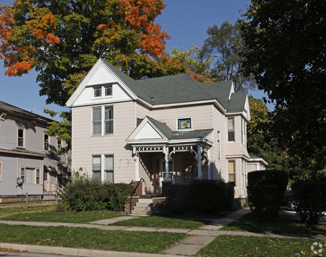 Foto principal - 208 N Hamilton St