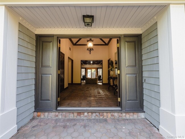 Building Photo - 11 Geralind Dr