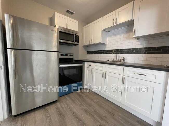 Photo - 2887 Lenox Ave House