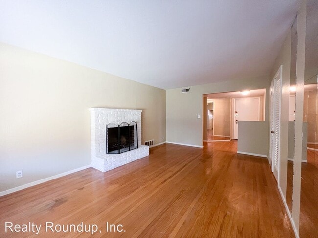 Building Photo - 3 br, 1.5 bath House - 1764 67th Ave
